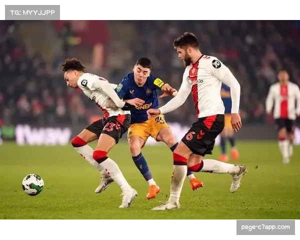 荷甲三强争霸格局依旧 阿尔克马尔与乌德勒支争欧战席位